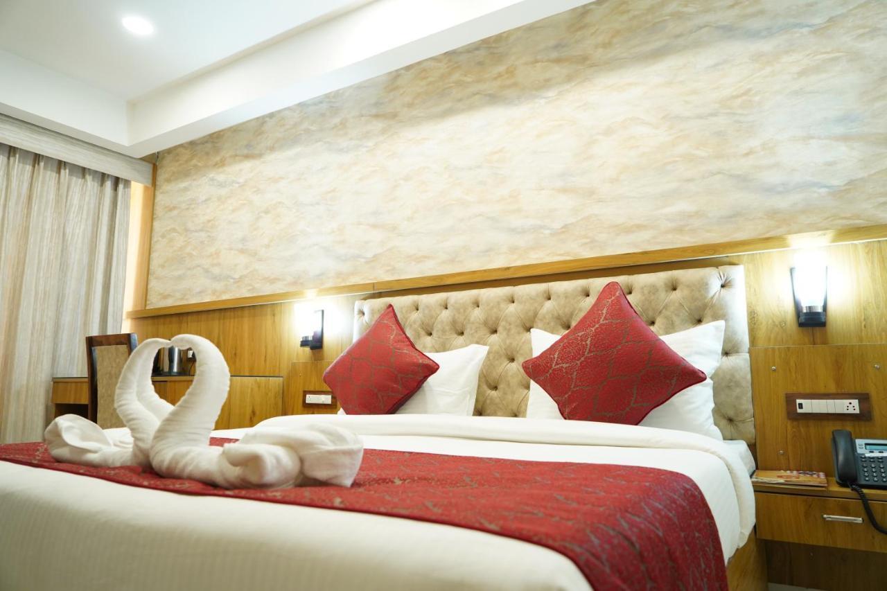 Hotel Shanti Sagar Kharar Kültér fotó