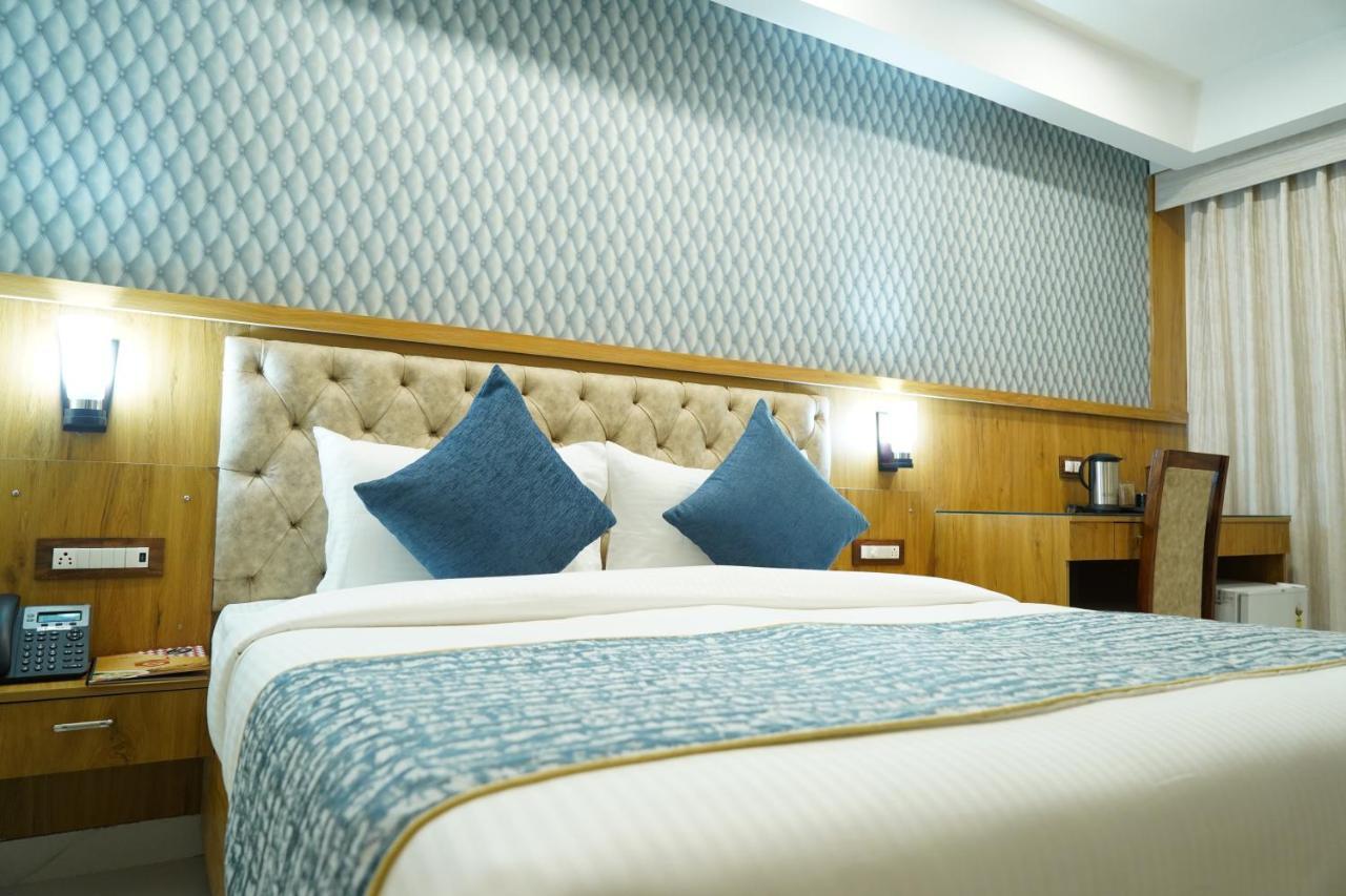 Hotel Shanti Sagar Kharar Kültér fotó