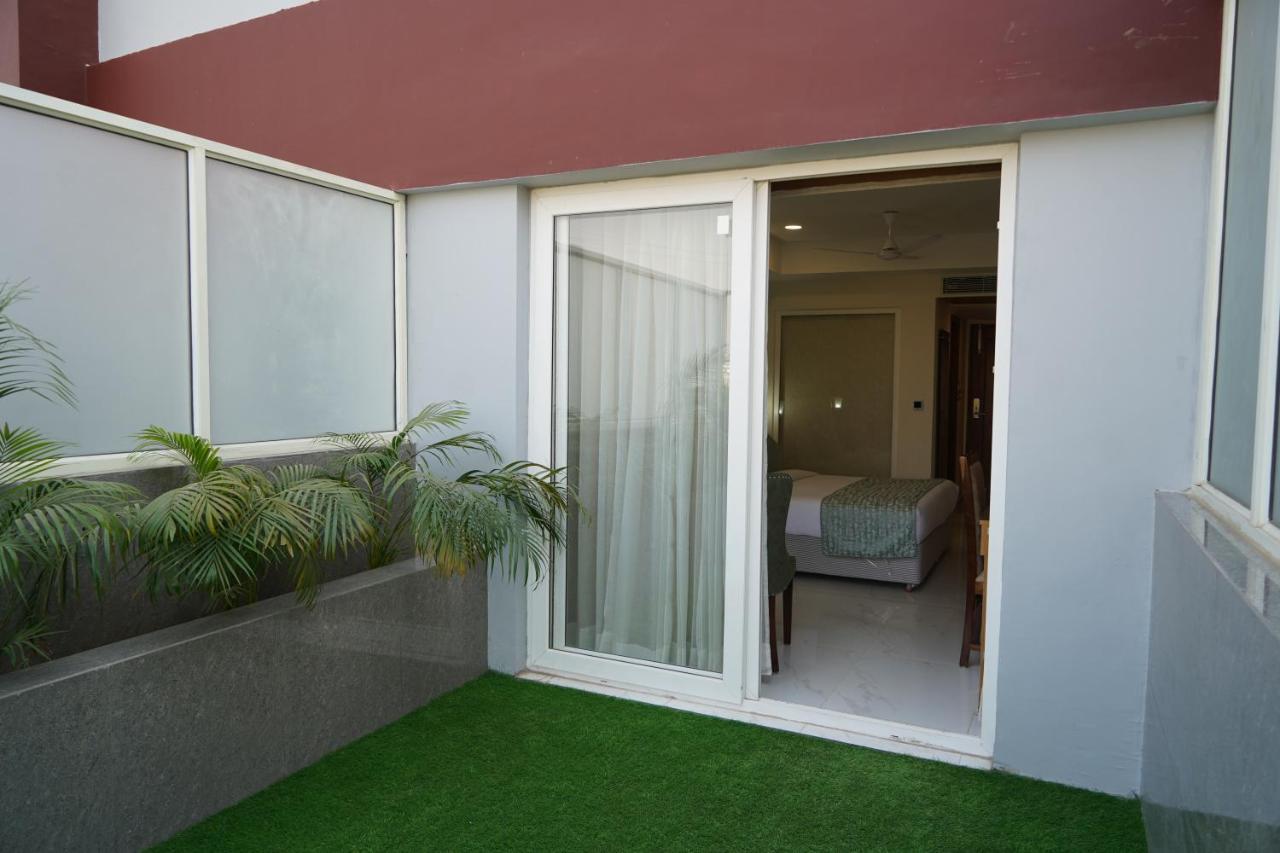 Hotel Shanti Sagar Kharar Kültér fotó