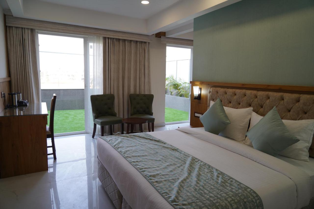 Hotel Shanti Sagar Kharar Kültér fotó