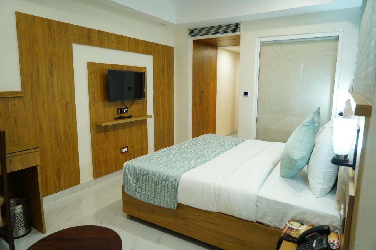 Hotel Shanti Sagar Kharar Kültér fotó