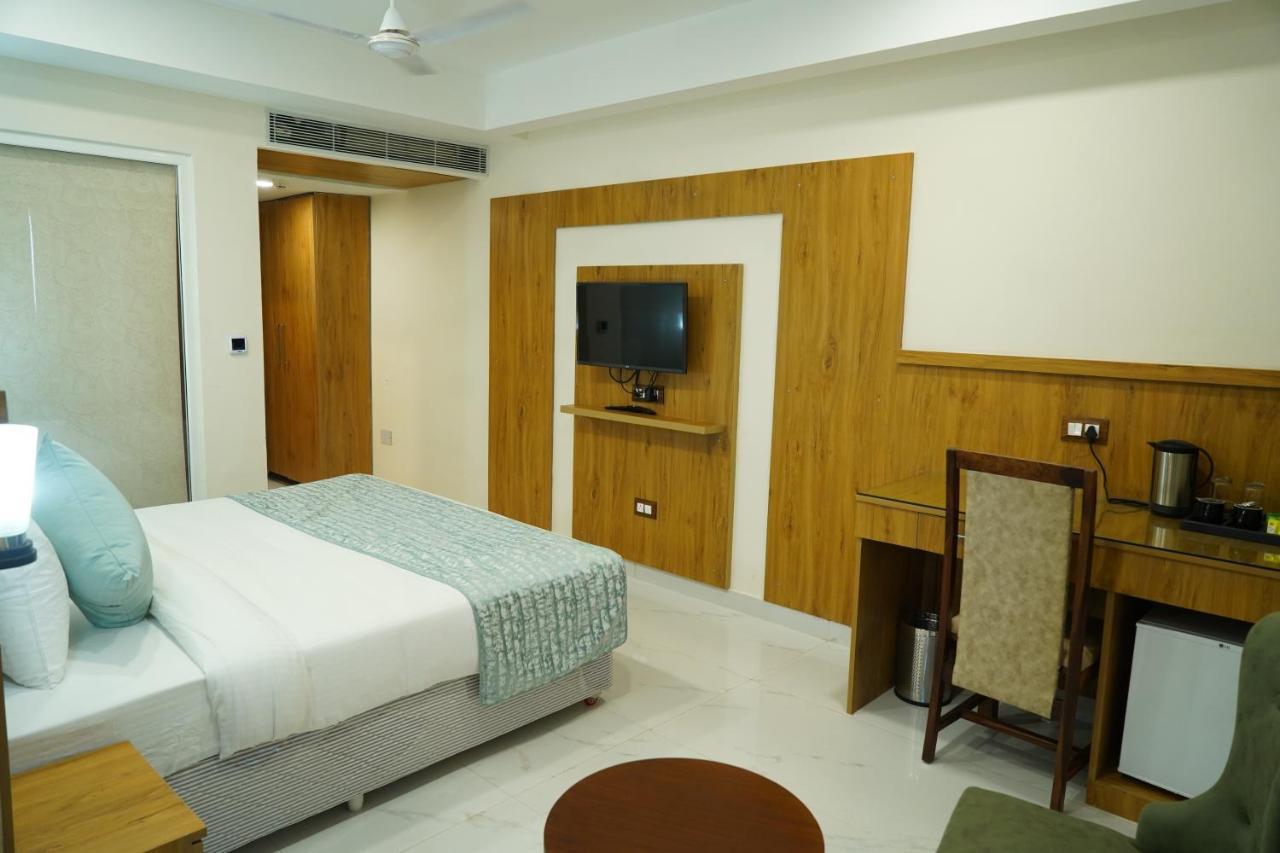 Hotel Shanti Sagar Kharar Kültér fotó