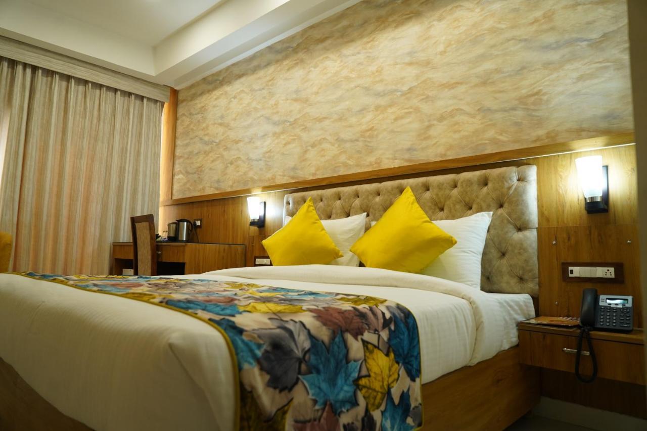 Hotel Shanti Sagar Kharar Kültér fotó